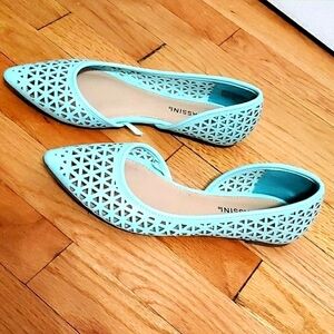 Massini Turquoise Laser Cut Pointed Toe Flats Size 6.5M 🌴